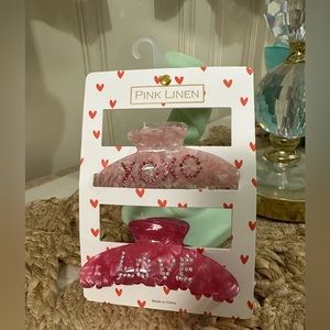 Marbled pink hair clips